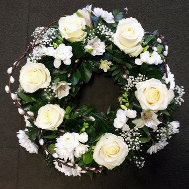 14" (35cm) Loose White & Green Wreath