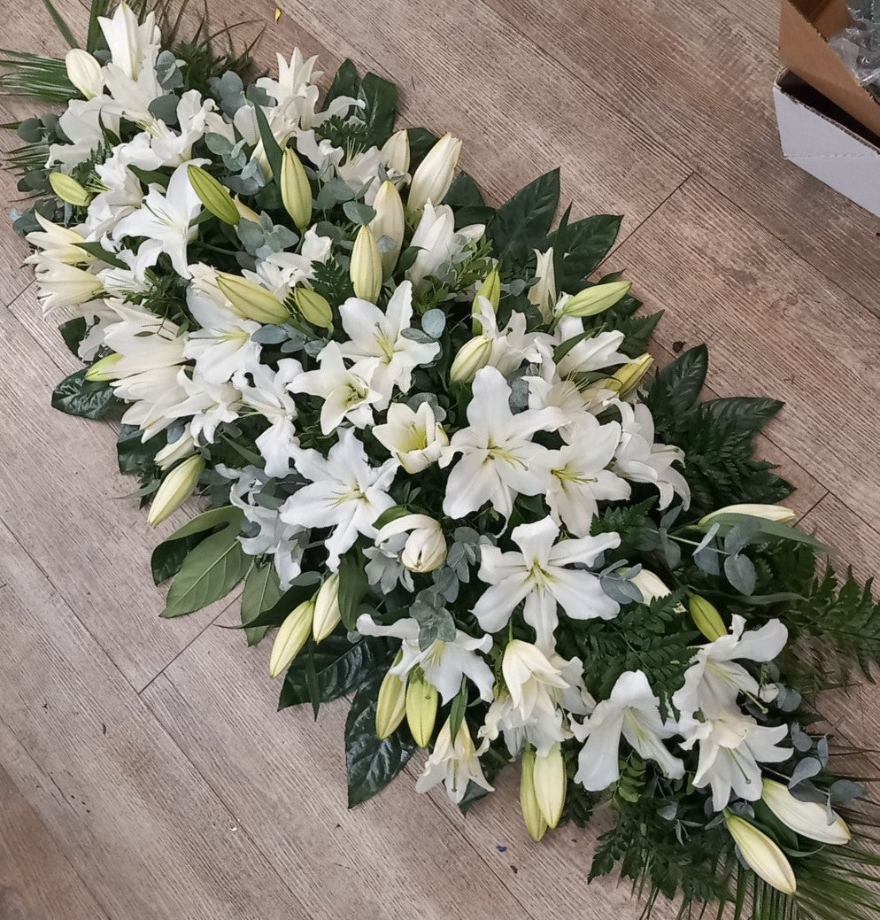 5ft (150cm) Stunning All White Lily Spray