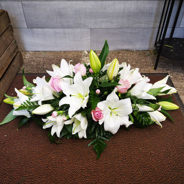 2ft 6" (75cm) white lily and pink double ended spray
